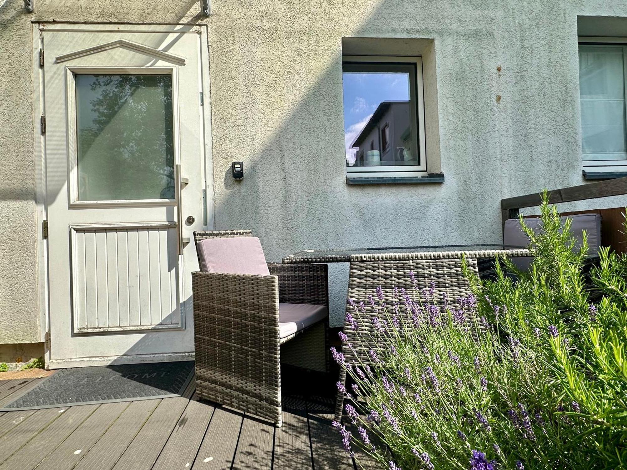 Modernes Apartement Am Rhein In Ruhiger Lage Cologne Exterior photo