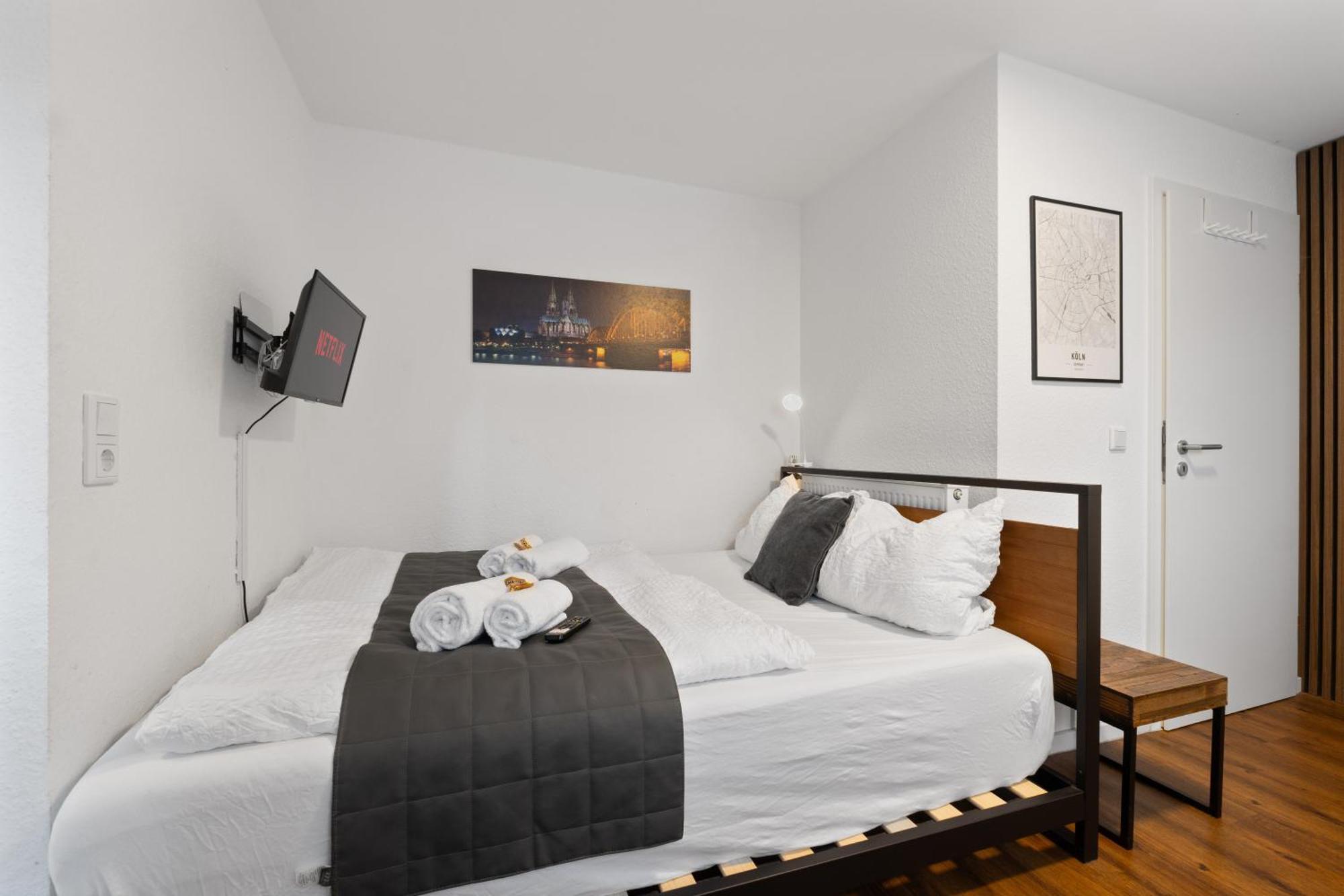 Modernes Apartement Am Rhein In Ruhiger Lage Cologne Exterior photo